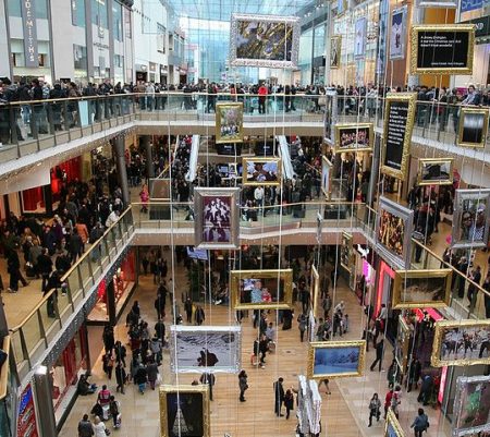 Shop opening hours and days